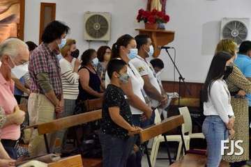  Decenas de fieles rinden pleitesía a San Antonio de Padua en Clavellinas/Francisco Javier Santana.